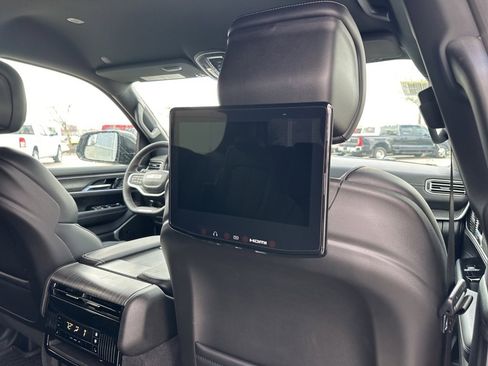 New 2024 Jeep Wagoneer Series III w/ Rear Seat Video Group 1 image 4