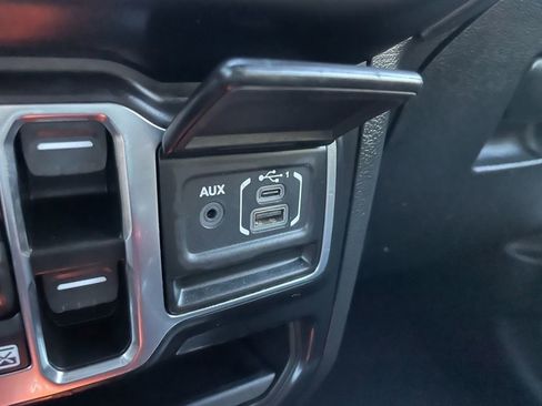 Used 2021 Jeep Wrangler Unlimited Sport image 17