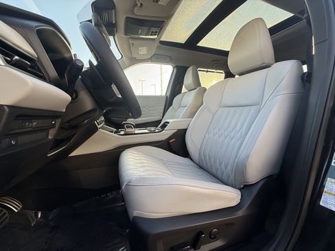 Used 2025 Mitsubishi Outlander SEL image 10