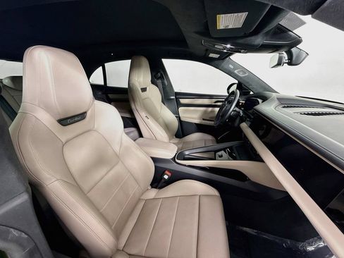 Certified 2024 Porsche Macan Turbo Electric AWD/4WD image 28