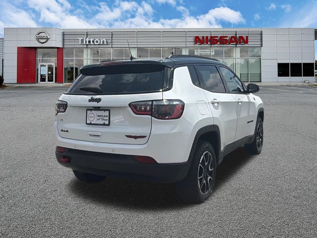 Used 2025 Jeep Compass Trailhawk AWD/4WD image 7