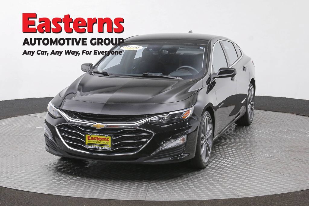 Used 2025 Chevrolet Malibu LT FWD image 1