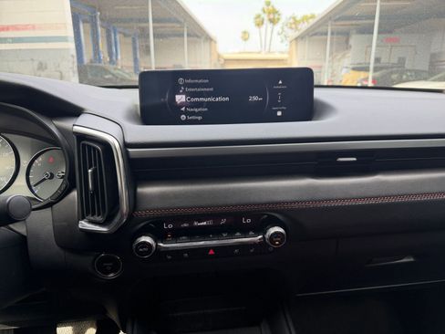 Used 2025 MAZDA CX-50 2.5 Hybrid w/ Premium Plus Pkg image 17