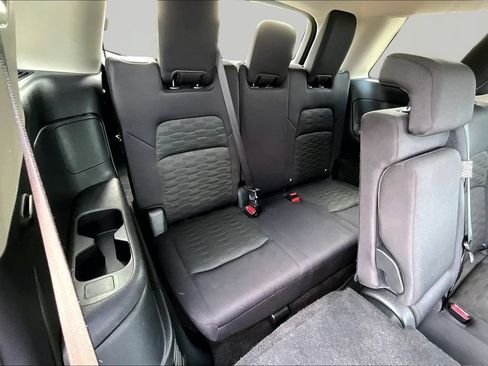 Used 2025 Nissan Pathfinder SV AWD/4WD image 28