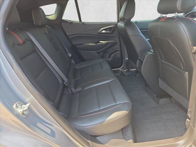 Used 2024 Chevrolet Trax RS w/ Sunroof Package FWD image 20