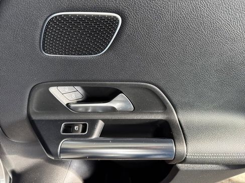 Used 2021 Mercedes-Benz GLA 250 4MATIC image 21