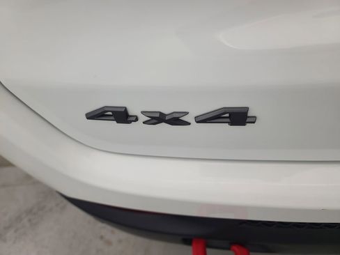 Used 2024 Jeep Compass Trailhawk image 11