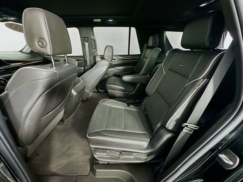 Used 2022 Cadillac Escalade Premium Luxury w/ Performance Package AWD/4WD image 34
