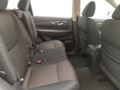 Used 2017 Nissan Rogue S image 19