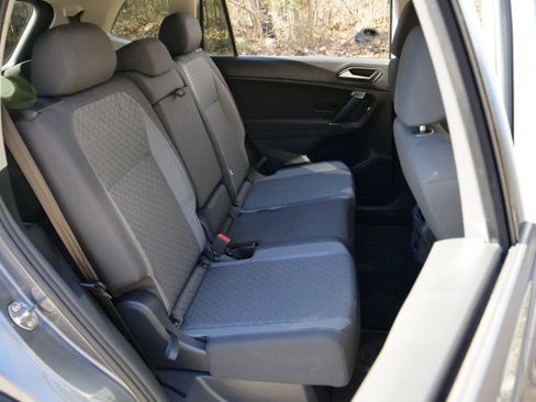 Used 2020 Volkswagen Tiguan S image 34