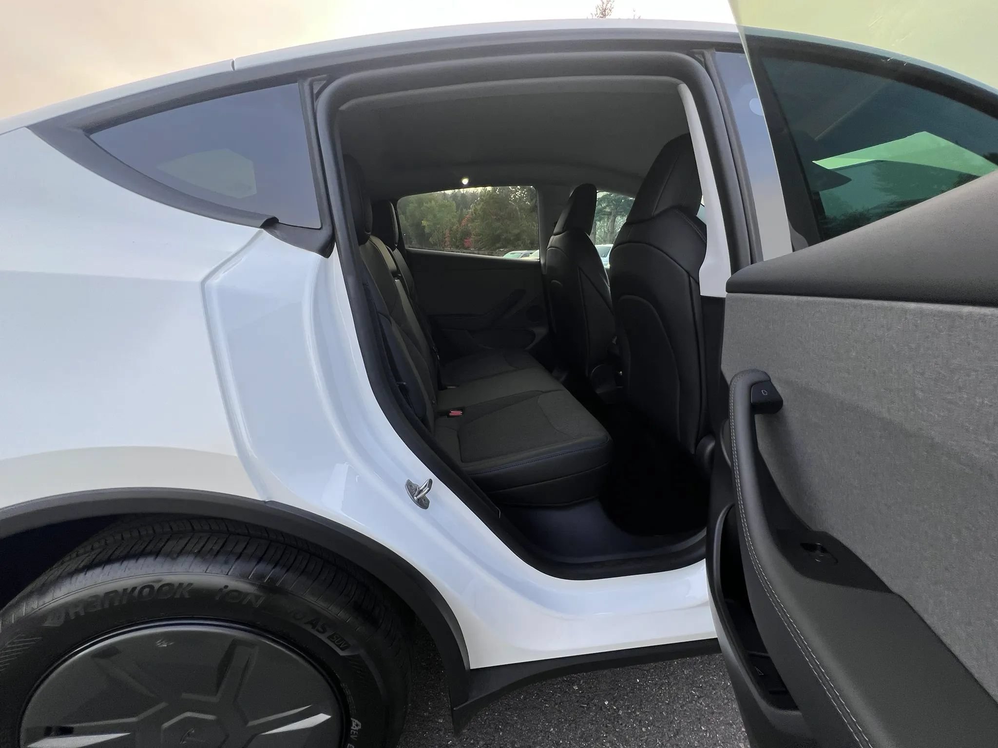 Used 2026 Tesla Model Y AWD image 27