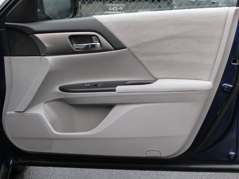 Used 2013 Honda Accord LX image 18