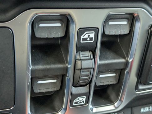 New 2026 Jeep Gladiator Mojave image 31