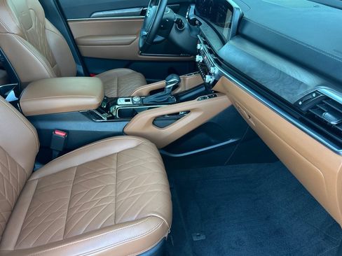 Certified 2025 Kia Telluride SX Prestige X-Line AWD/4WD image 16