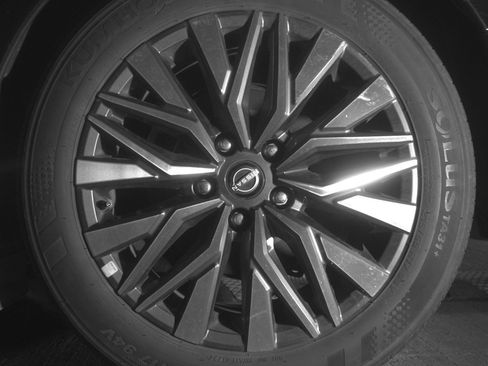 Used 2025 Nissan Altima 2.5 SV image 14