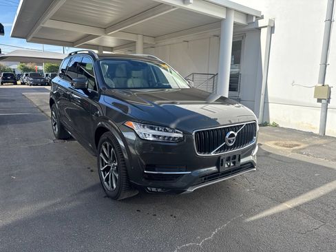 Used 2018 Volvo XC90 T6 Momentum w/ Convenience Package AWD/4WD image 3