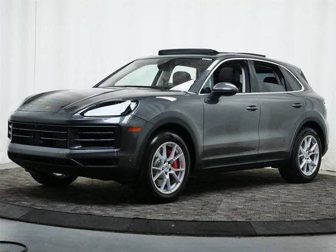 New 2026 Porsche Cayenne S image 1