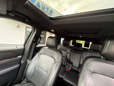 Used 2018 Ford Explorer Limited w/ Equipment Group 301A AWD/4WD image 21