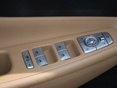 Used 2023 Hyundai Santa Fe Calligraphy image 11