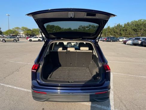Used 2023 Volkswagen Tiguan SE AWD/4WD image 19