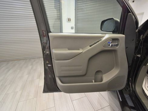 Used 2018 Nissan Frontier SV AWD/4WD image 14