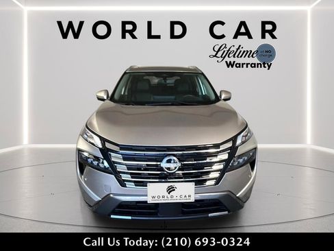 Used 2024 Nissan Rogue SL w/ SL Premium Package FWD image 4