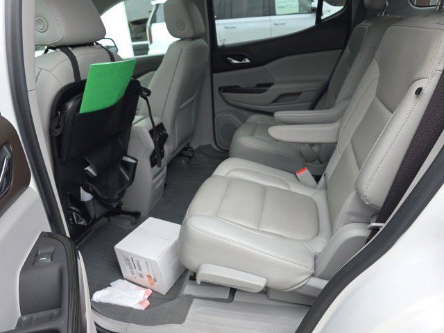 Used 2018 GMC Acadia SLT w/ LPO, Floor Liner Package FWD image 11
