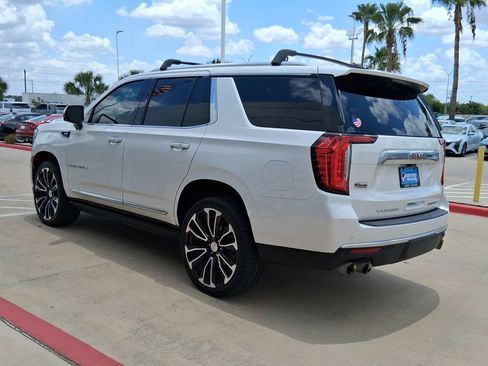 Used 2021 GMC Yukon Denali w/ Denali Premium Package RWD image 4