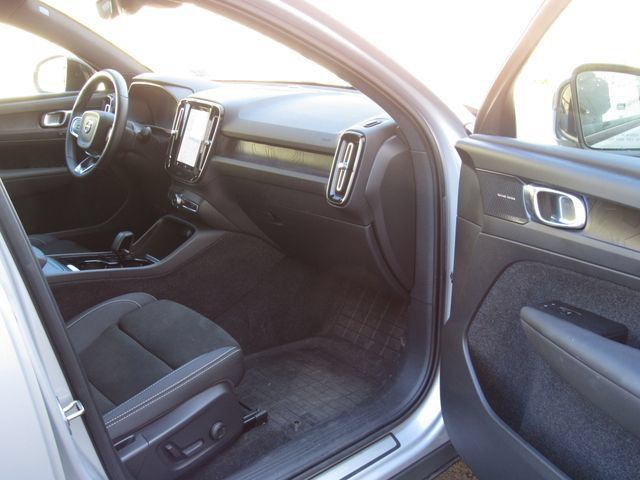 Used 2023 Volvo C40 P8 Recharge Ultimate w/ Protection Package Premier AWD/4WD image 17