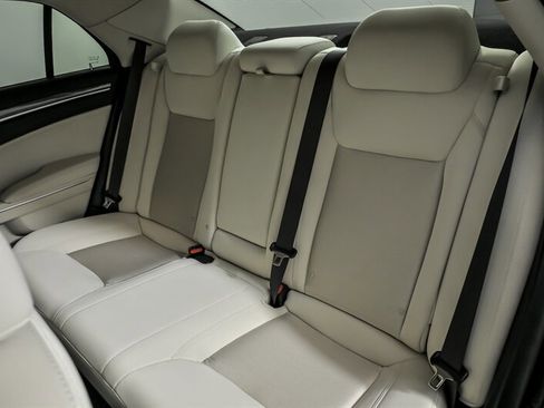 Used 2020 Chrysler 300 Touring w/ Chrome Appearance Package image 19