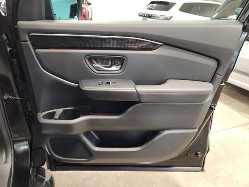 Certified 2025 Honda Pilot Black Edition image 37