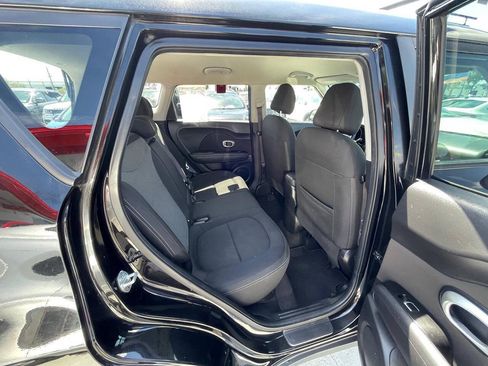 Used 2018 Kia Soul + FWD image 13