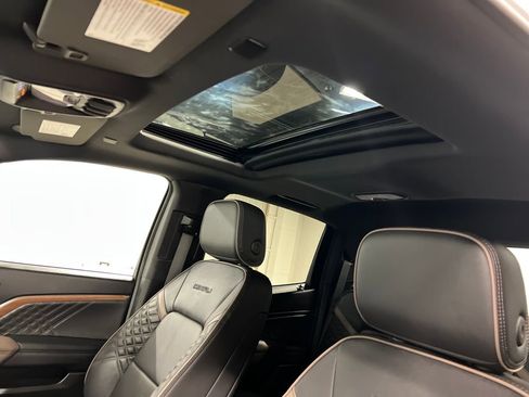 Certified 2025 GMC Canyon Denali image 27