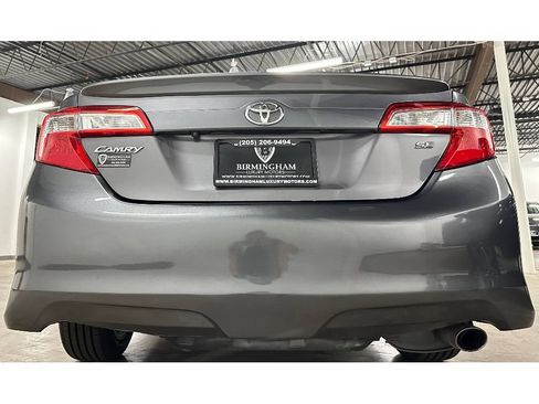 Used 2014 Toyota Camry SE FWD image 14