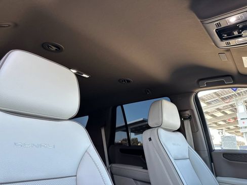 Used 2026 GMC Yukon Denali RWD image 17