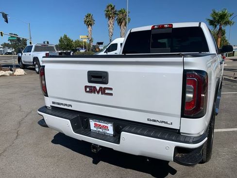 Used 2018 GMC Sierra 1500 Denali AWD/4WD image 8