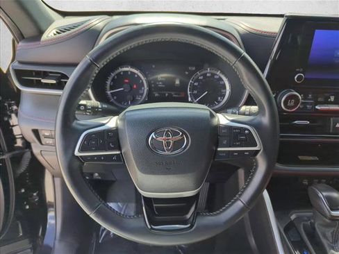 Certified 2024 Toyota Highlander XSE FWD image 18