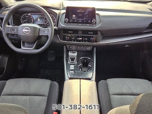 Certified 2026 Nissan Rogue SV FWD image 15