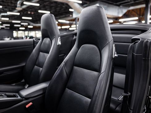 Used 2013 Porsche 911 Carrera 4S image 7