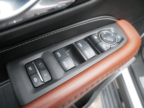 Used 2024 GMC Yukon Denali Ultimate w/ LPO, Floor Liner Package image 22