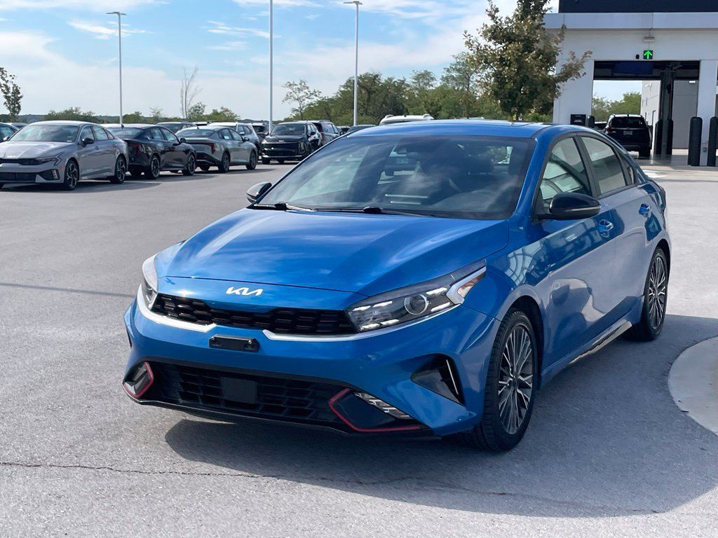 Used 2023 Kia Forte GT-Line w/ GT-Line Premium Package FWD image 3
