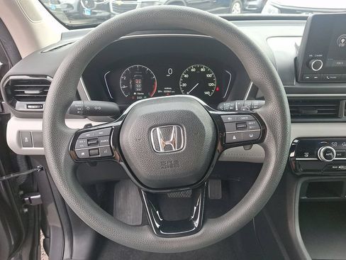 Used 2023 Honda Pilot LX image 19