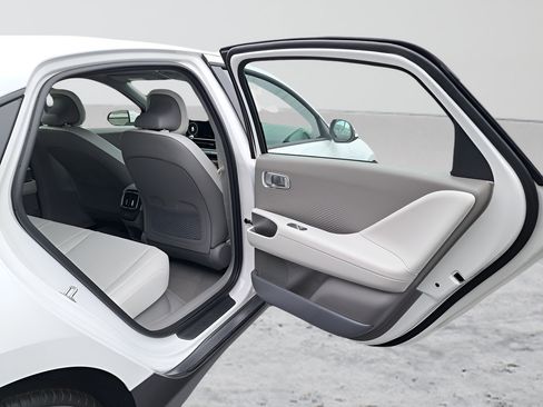 New 2025 Hyundai Ioniq 6 SEL AWD/4WD image 14