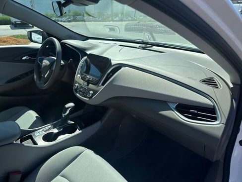 Used 2024 Chevrolet Malibu LS FWD image 19