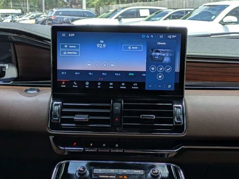 Used 2024 Lincoln Navigator Reserve AWD/4WD image 25
