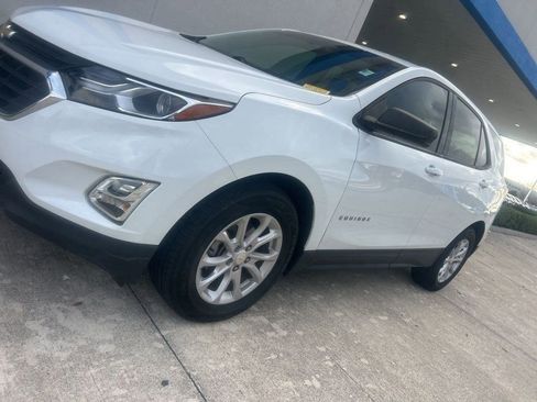 Used 2018 Chevrolet Equinox LS image 4