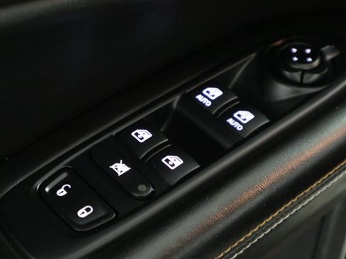 Used 2018 Jeep Compass Latitude w/ Popular Equipment Group AWD/4WD image 34