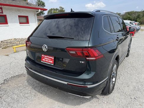 Used 2018 Volkswagen Tiguan SEL w/ R-Line Package FWD image 3