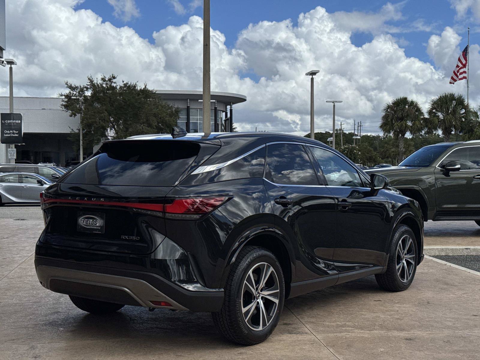 Used 2025 Lexus RX 350 Premium w/ Accessory Package (Z1) FWD image 3