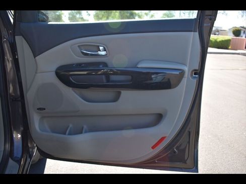 Used 2016 Kia Sedona SX image 36
